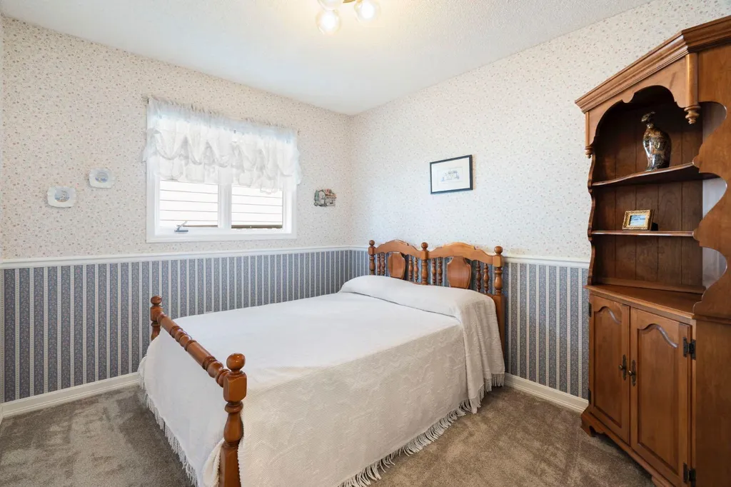 118 Shawnee Place SW Calgary AB T2Y1X1