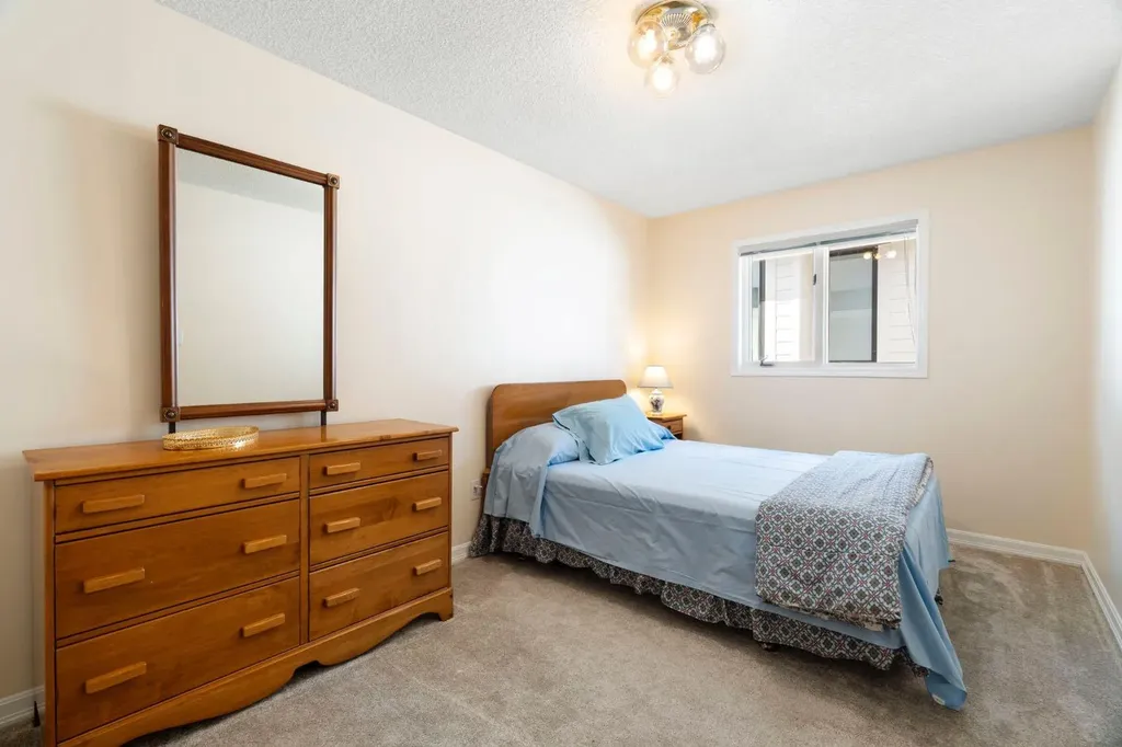 118 Shawnee Place SW Calgary AB T2Y1X1