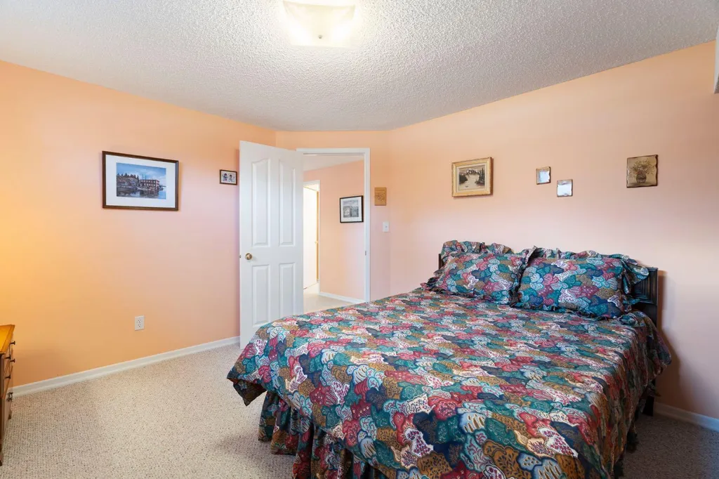 118 Shawnee Place SW Calgary AB T2Y1X1