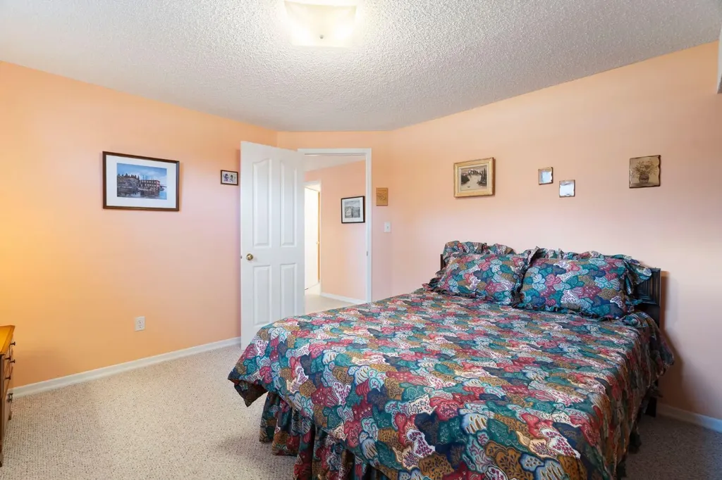 118 Shawnee Place SW Calgary AB T2Y1X1