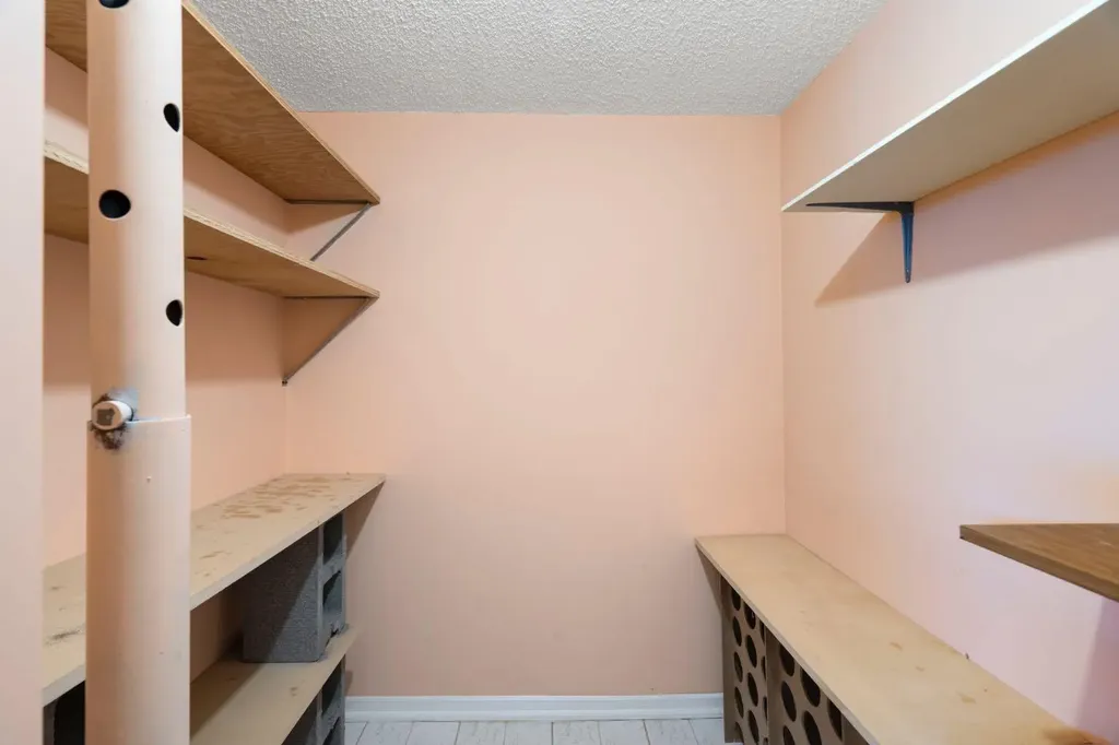 118 Shawnee Place SW Calgary AB T2Y1X1