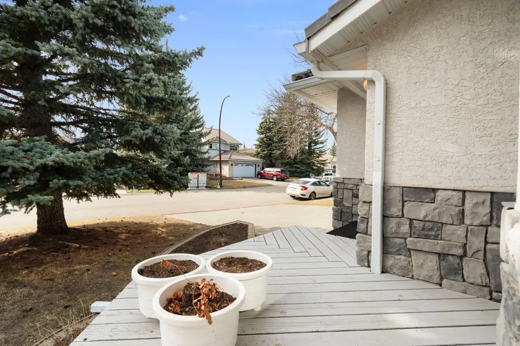 118 Shawnee Place SW Calgary AB T2Y1X1