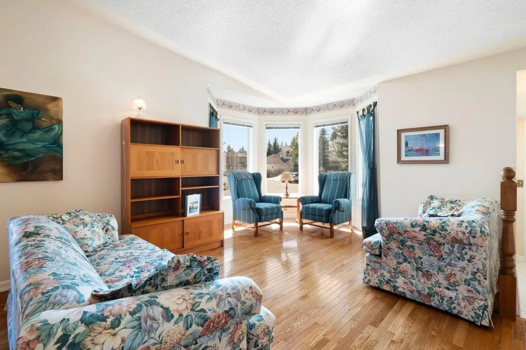 118 Shawnee Place SW Calgary AB T2Y1X1