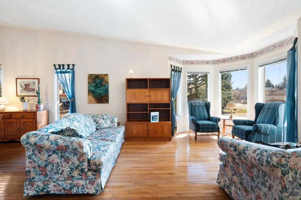 118 Shawnee Place SW Calgary AB T2Y1X1