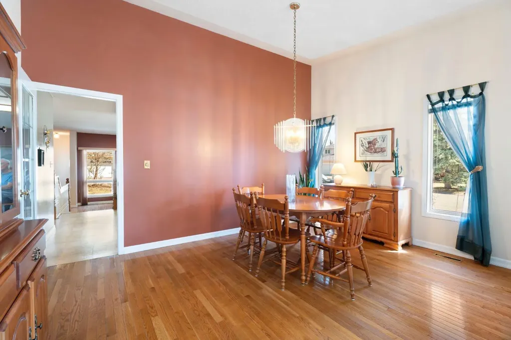 118 Shawnee Place SW Calgary AB T2Y1X1