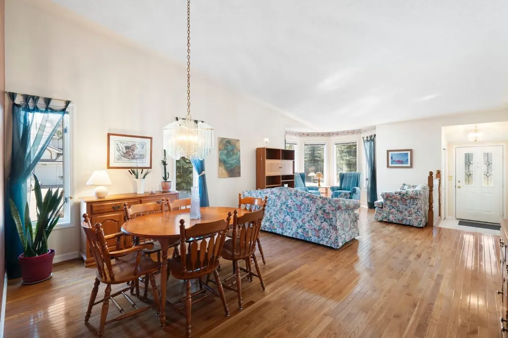 118 Shawnee Place SW Calgary AB T2Y1X1
