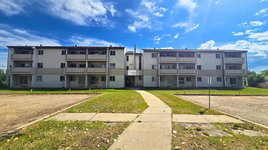 5117 44 Street High Prairie AB T0G1E0