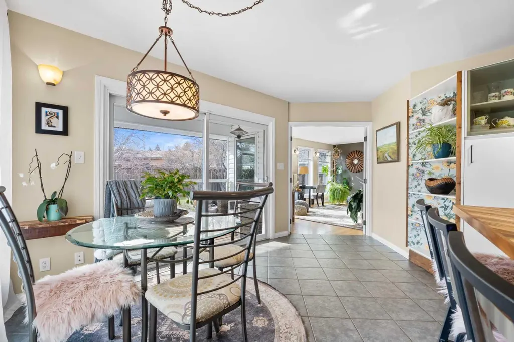 223 45 Street SW Calgary AB T3C 2B4
