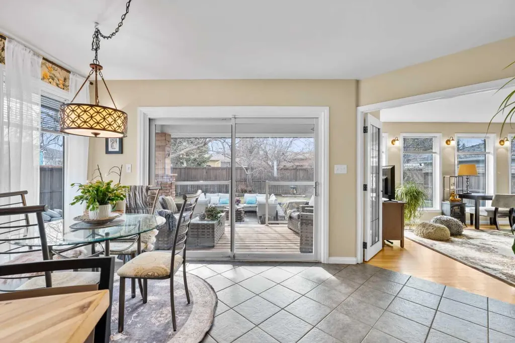 223 45 Street SW Calgary AB T3C 2B4