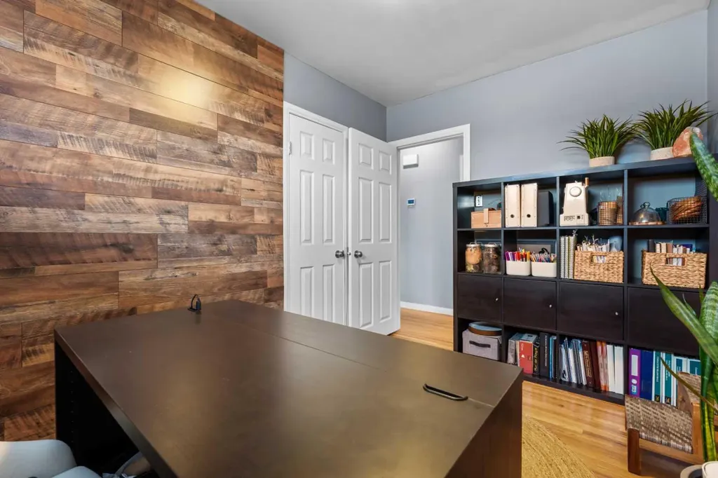 223 45 Street SW Calgary AB T3C 2B4
