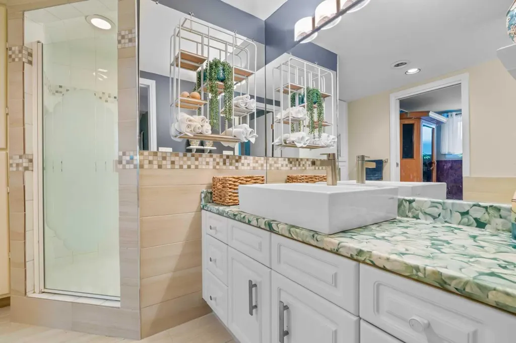 223 45 Street SW Calgary AB T3C 2B4