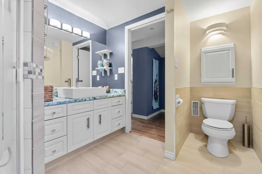 223 45 Street SW Calgary AB T3C 2B4