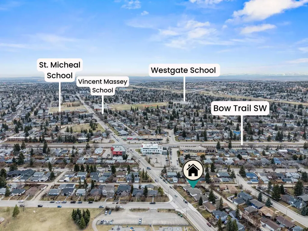 223 45 Street SW Calgary AB T3C 2B4