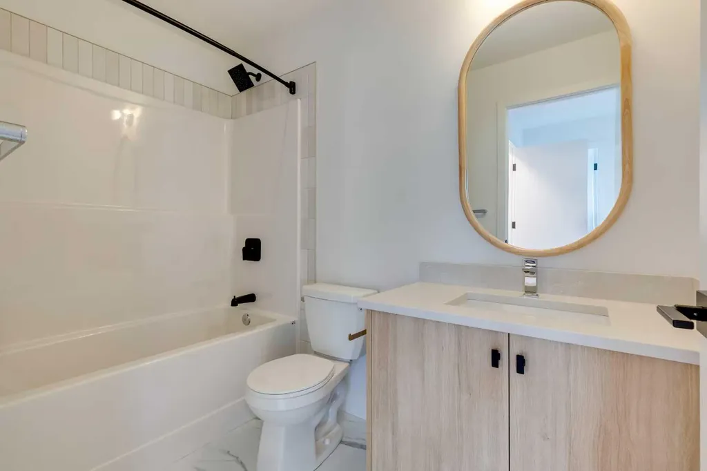 206 Greystone Boulevard Cochrane AB T4C 3K3