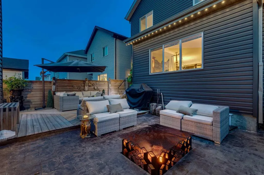 205 Copperpond Parade SE Calgary AB T2Z 5B2