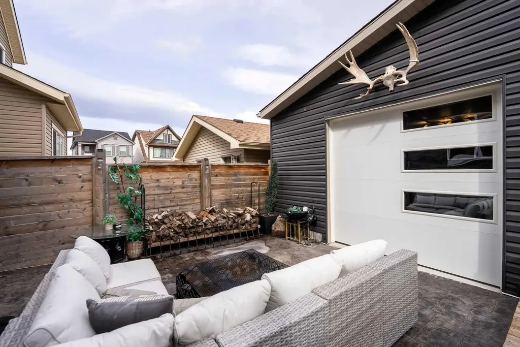 205 Copperpond Parade SE Calgary AB T2Z 5B2