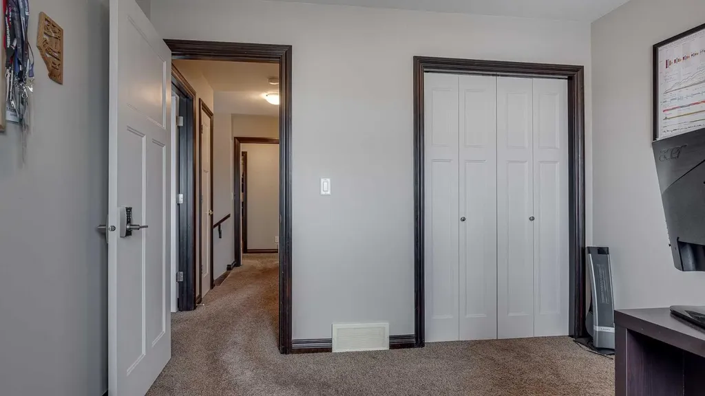 240 Van Slyke Way Red Deer AB T4R 0N9