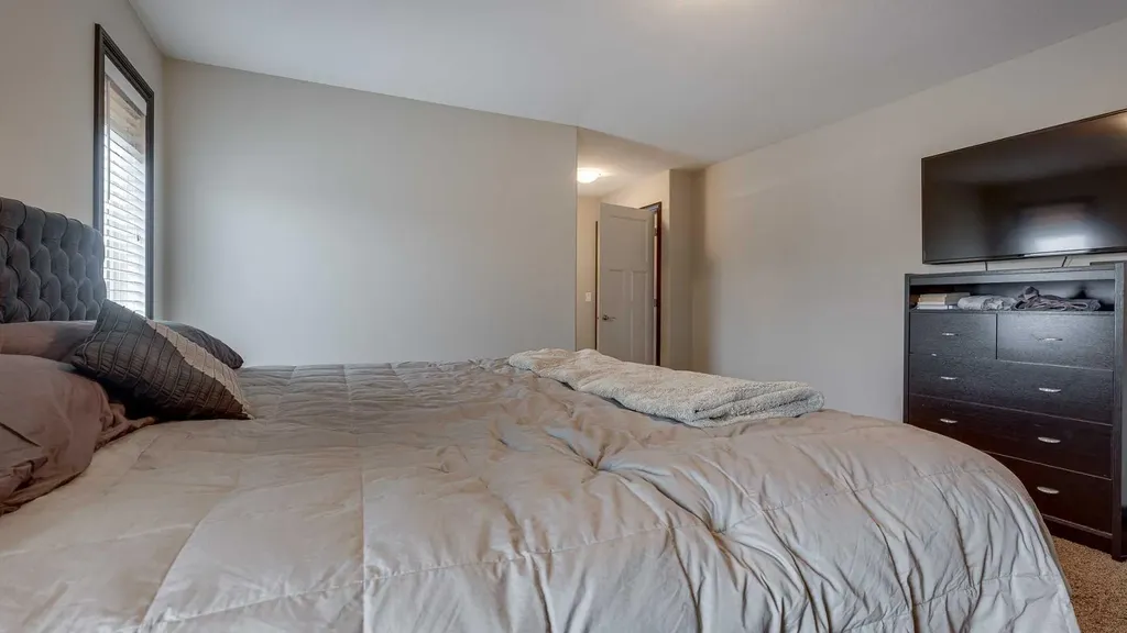 240 Van Slyke Way Red Deer AB T4R 0N9