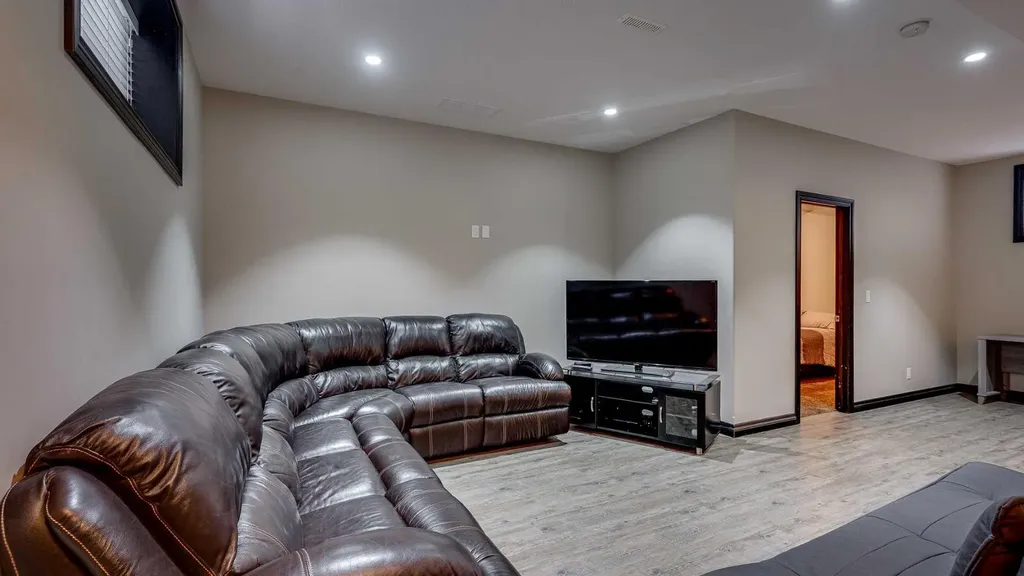 240 Van Slyke Way Red Deer AB T4R 0N9