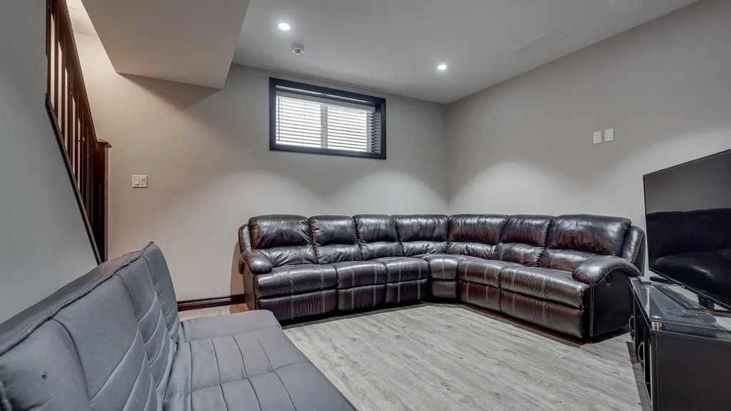240 Van Slyke Way Red Deer AB T4R 0N9
