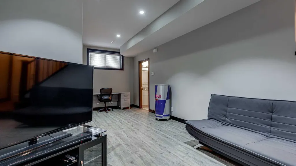 240 Van Slyke Way Red Deer AB T4R 0N9