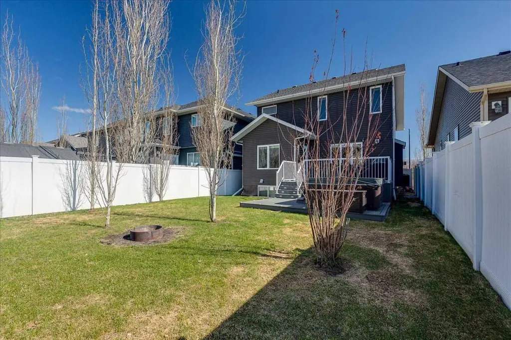 240 Van Slyke Way Red Deer AB T4R 0N9