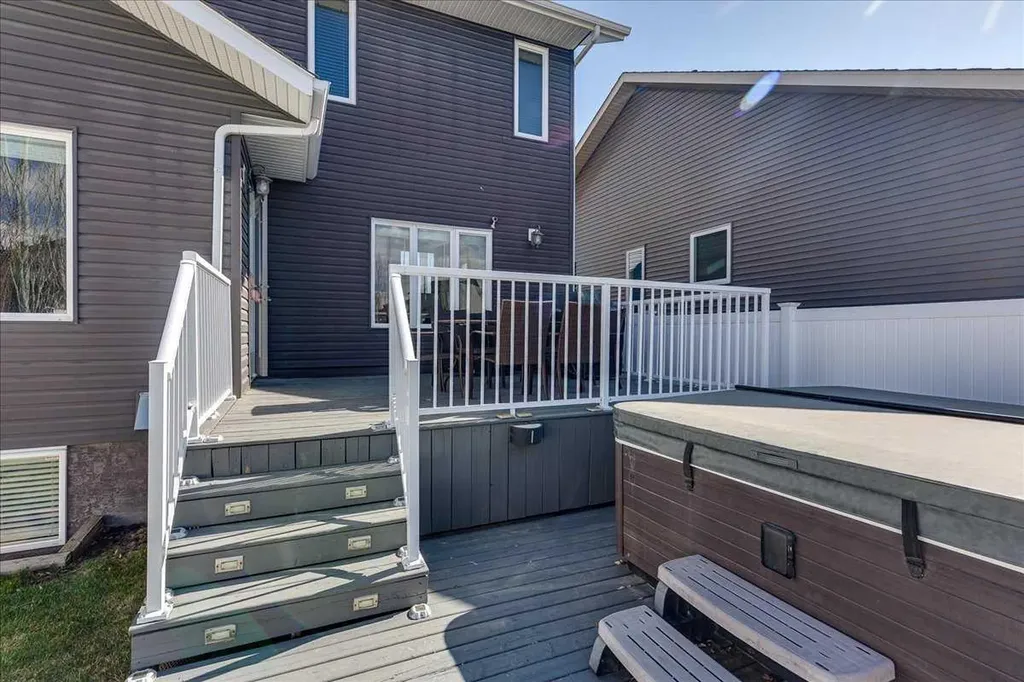 240 Van Slyke Way Red Deer AB T4R 0N9