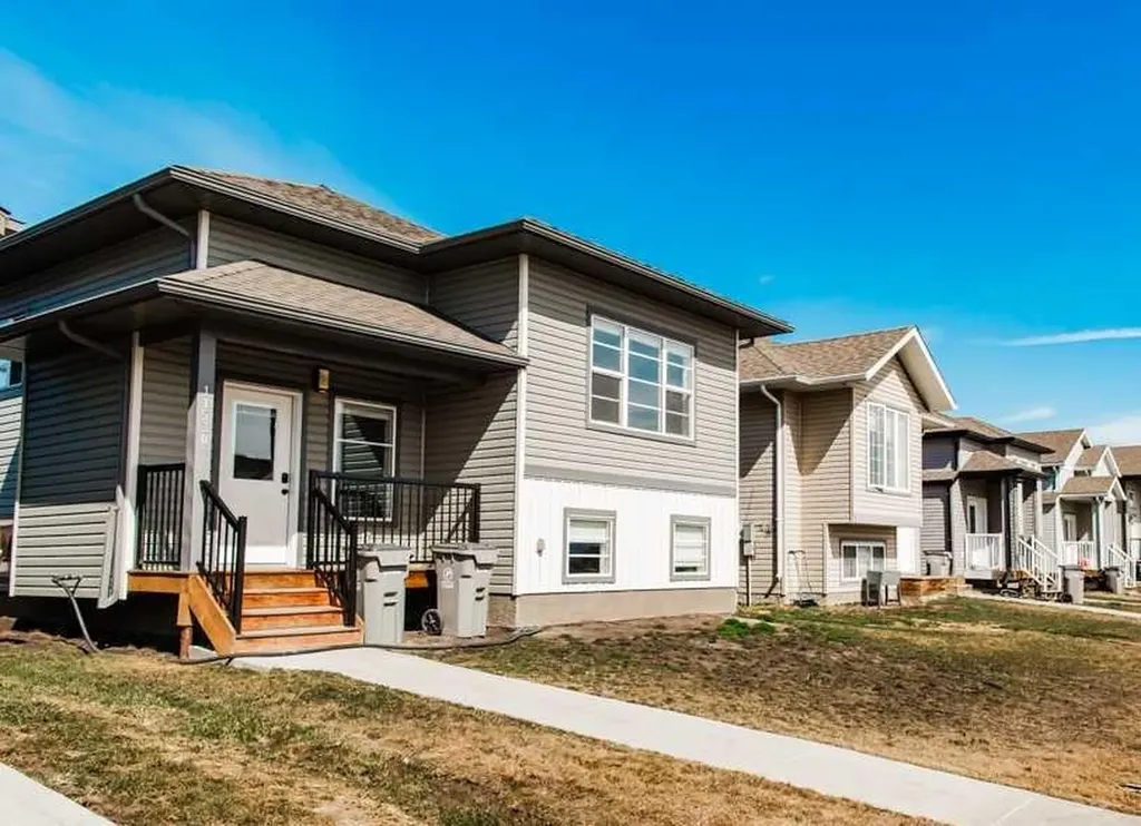 11530 73 Avenue Grande Prairie AB T8W 0J5