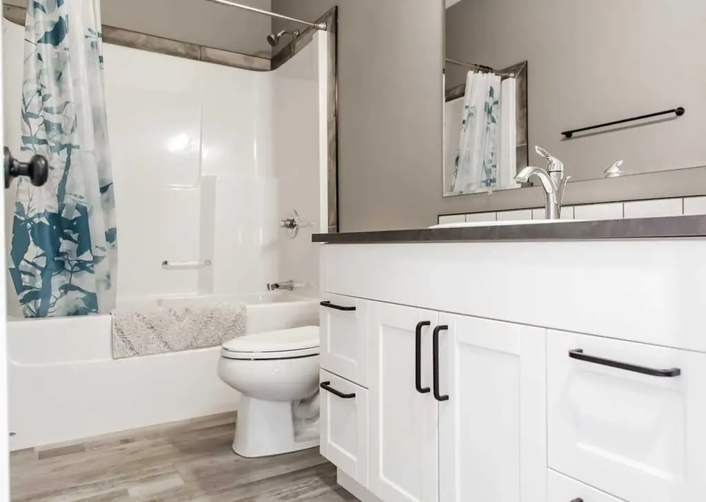 11530 73 Avenue Grande Prairie AB T8W 0J5