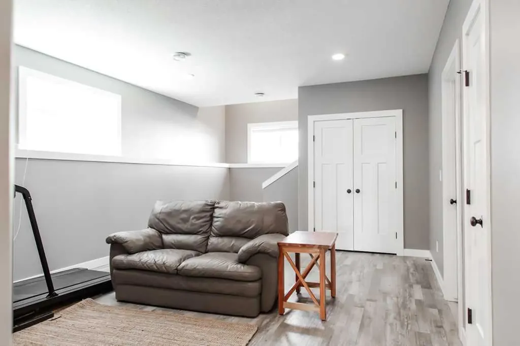 11530 73 Avenue Grande Prairie AB T8W 0J5
