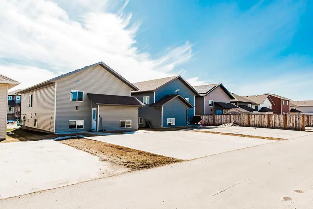 11530 73 Avenue Grande Prairie AB T8W 0J5
