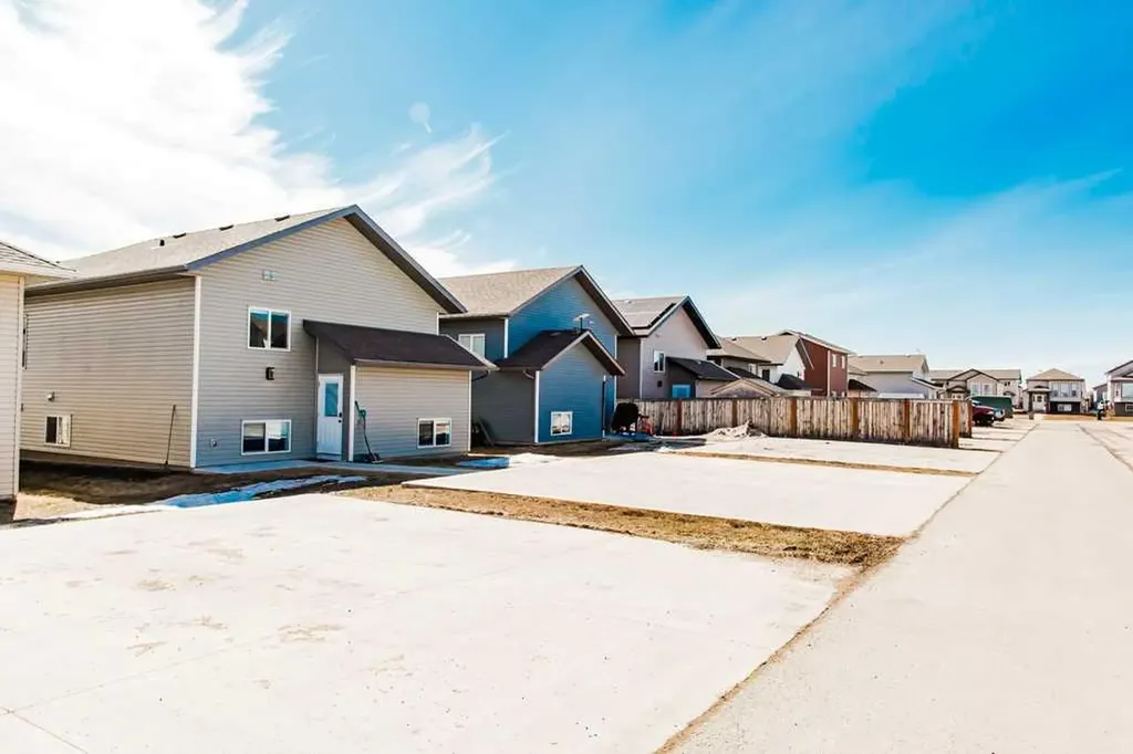 11530 73 Avenue Grande Prairie AB T8W 0J5
