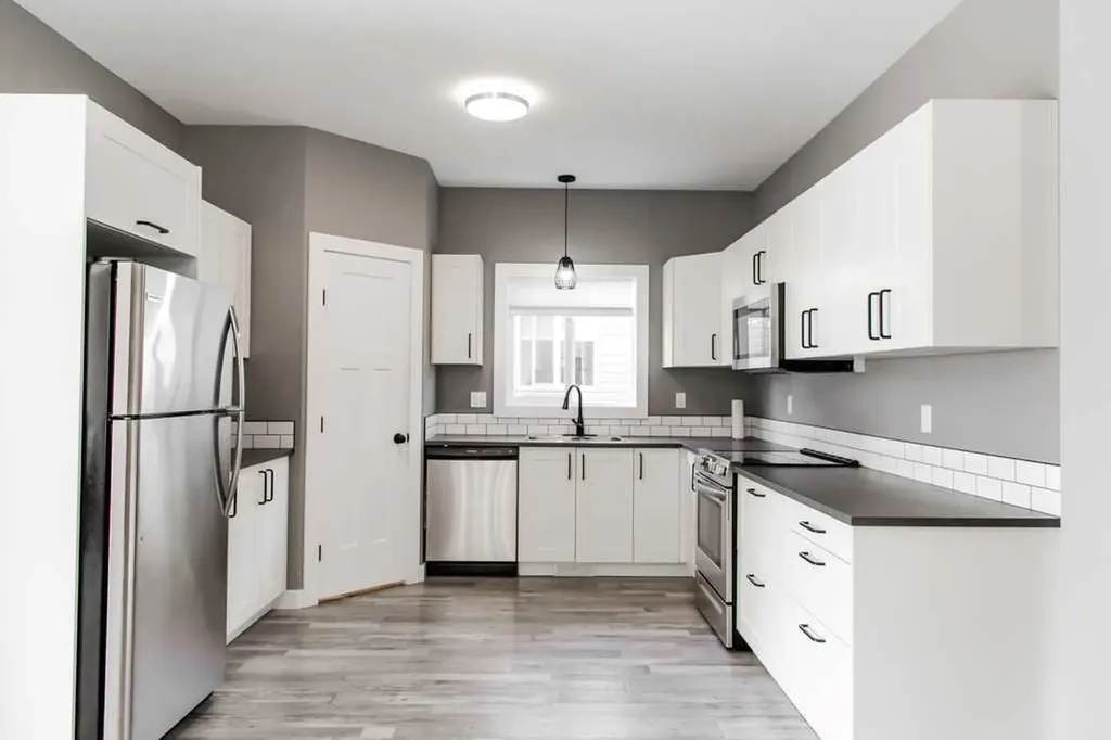 11530 73 Avenue Grande Prairie AB T8W 0J5