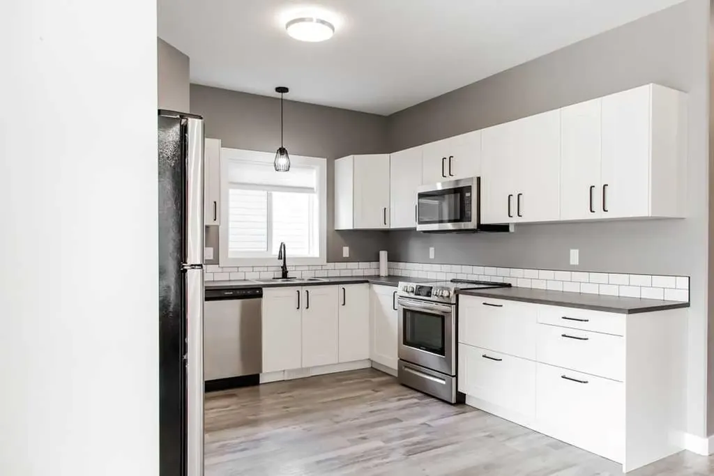 11530 73 Avenue Grande Prairie AB T8W 0J5