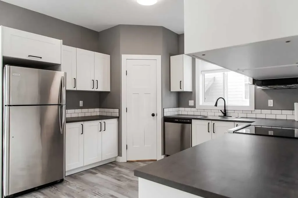 11530 73 Avenue Grande Prairie AB T8W 0J5