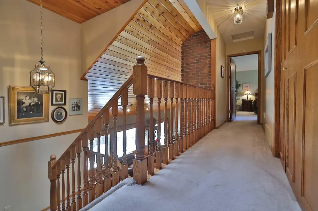 5215 67 Street Ponoka AB T4J 1K3