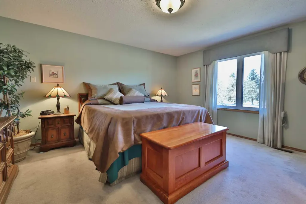 5215 67 Street Ponoka AB T4J 1K3