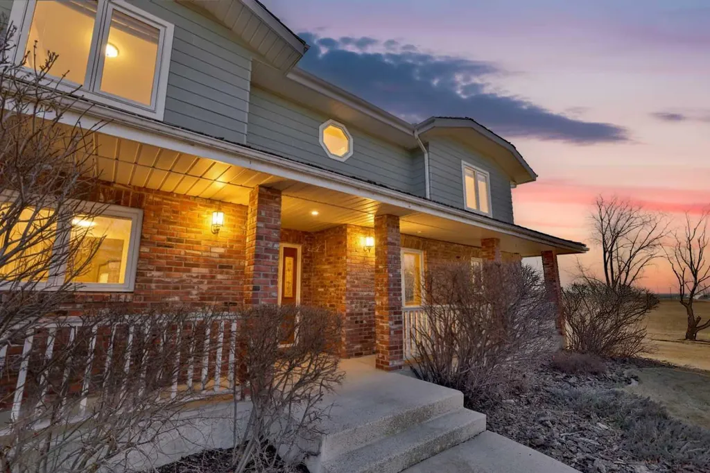 5215 67 Street Ponoka AB T4J 1K3