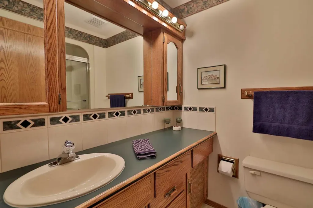 5215 67 Street Ponoka AB T4J 1K3