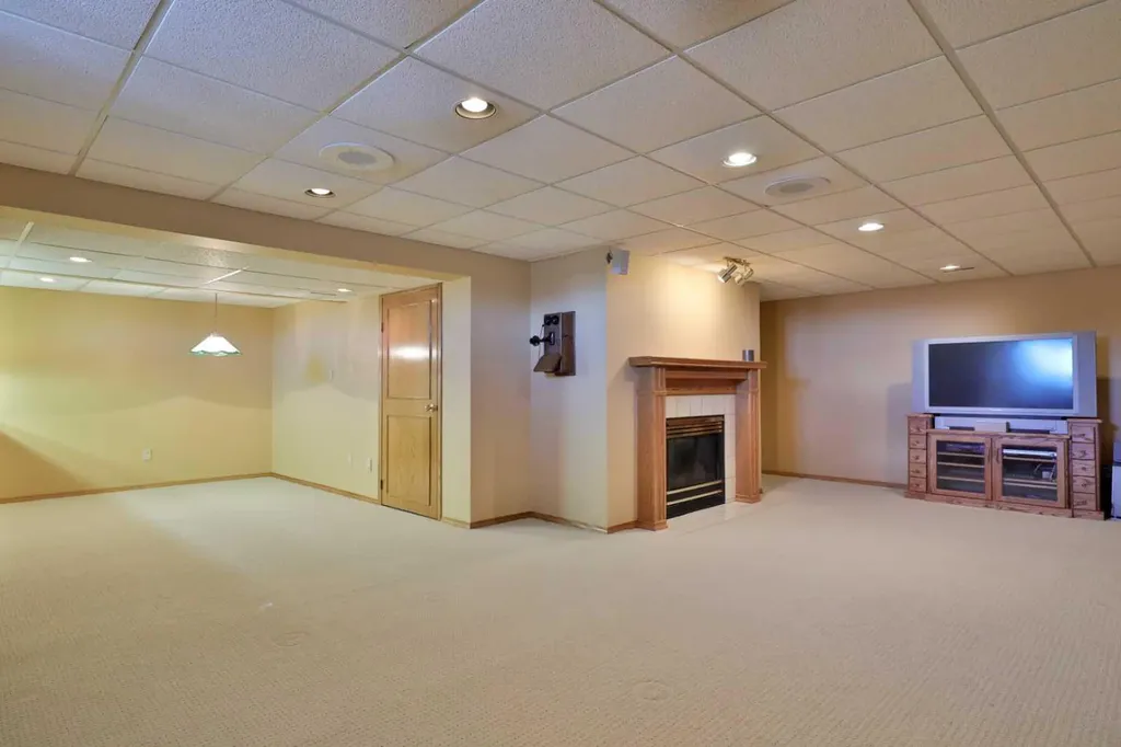 5215 67 Street Ponoka AB T4J 1K3