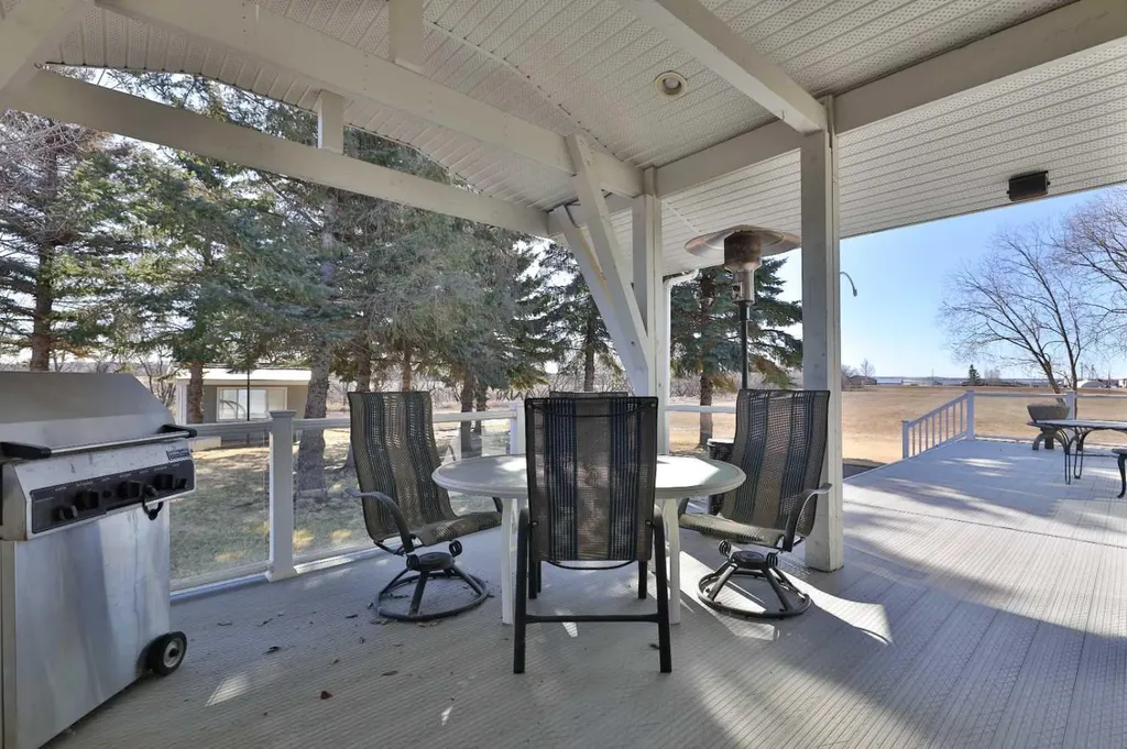 5215 67 Street Ponoka AB T4J 1K3
