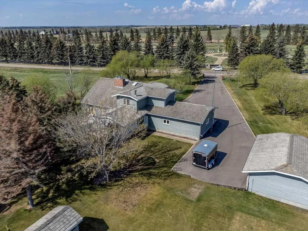 5215 67 Street Ponoka AB T4J 1K3
