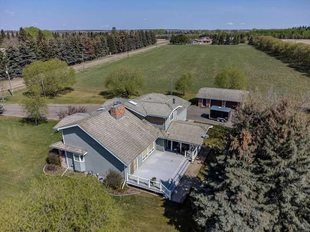 5215 67 Street Ponoka AB T4J 1K3