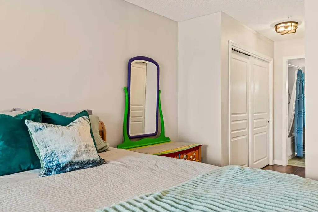 5115 Richard Road SW Calgary AB T3E 7M7