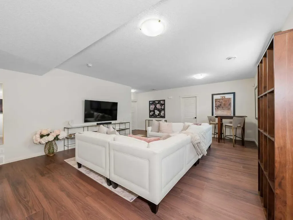 244 D'arcy Ranch Drive Okotoks AB T1S 5V9