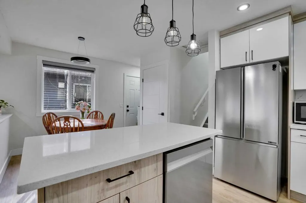 51 Taraglen Road NE Calgary AB t3j 2n8