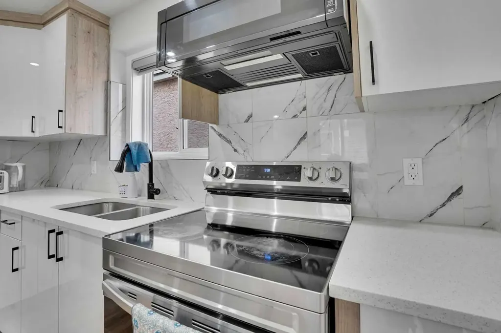 51 Taraglen Road NE Calgary AB t3j 2n8
