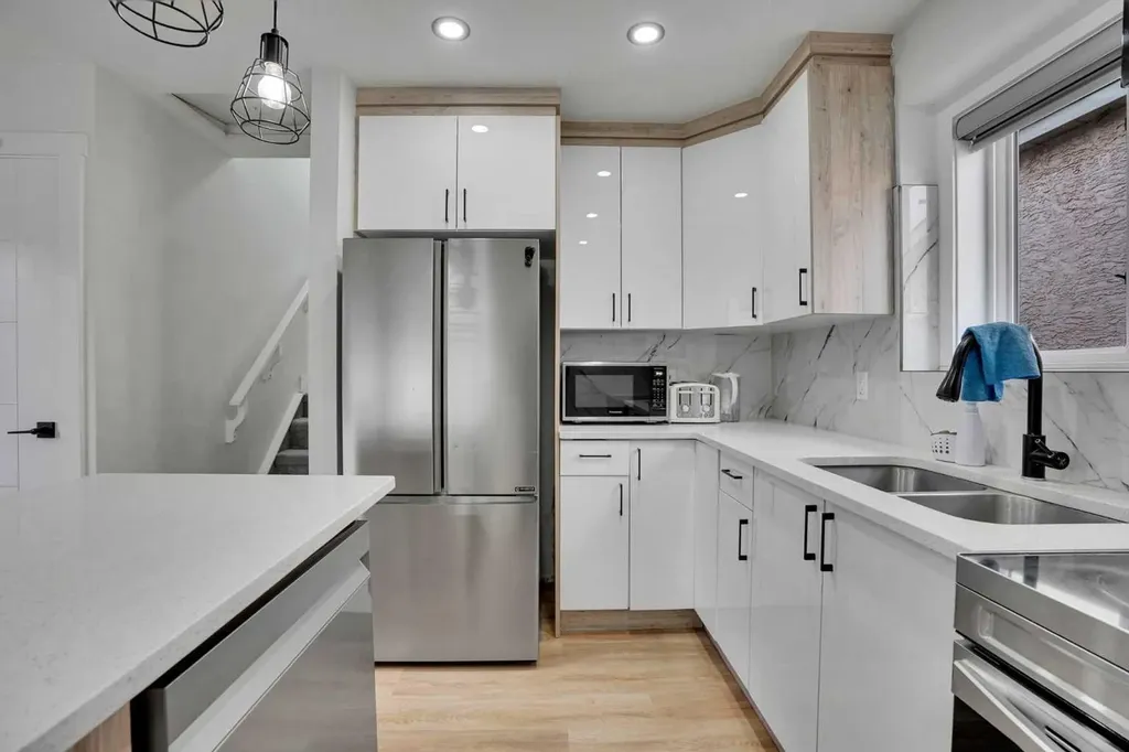 51 Taraglen Road NE Calgary AB t3j 2n8
