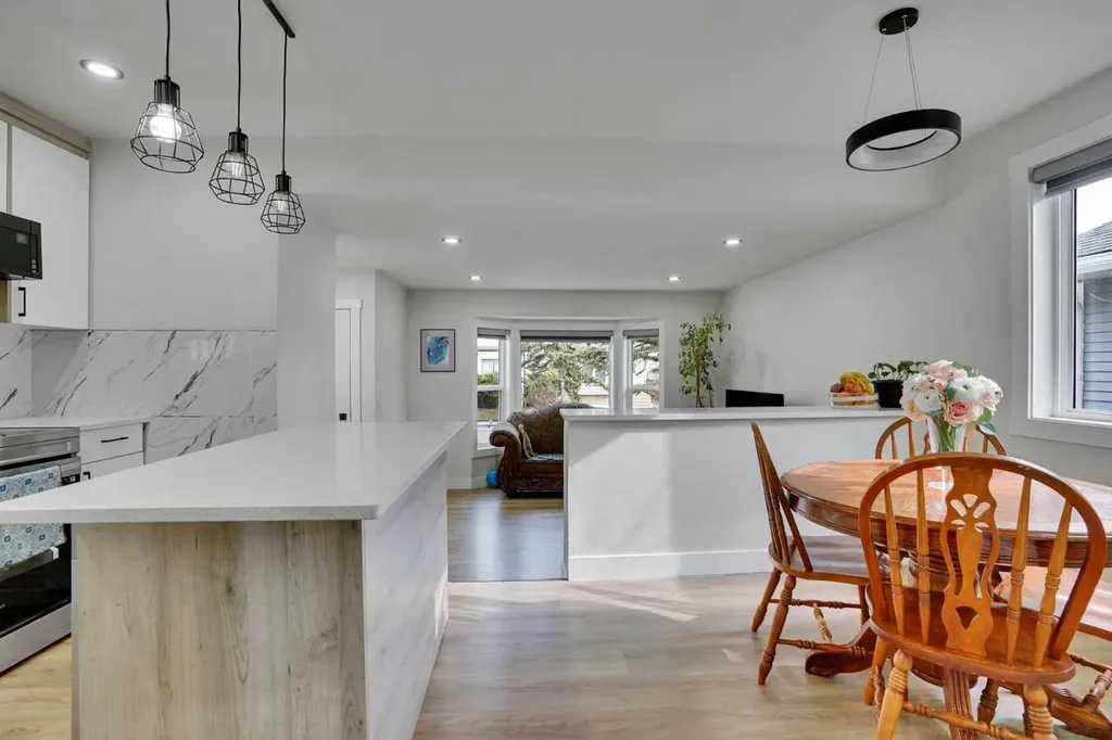 51 Taraglen Road NE Calgary AB t3j 2n8