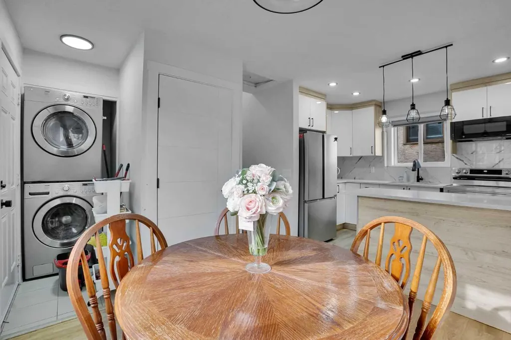 51 Taraglen Road NE Calgary AB t3j 2n8